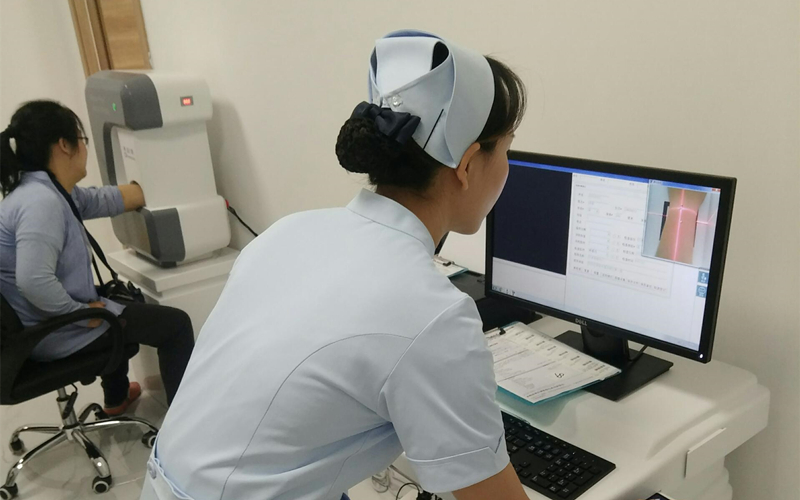 操作醫(yī)生免受任何照射劑量，保證操作醫(yī)生長期操作安全