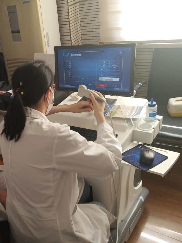 上海市楊浦區(qū)中心醫(yī)院引進品源醫(yī)療骨密度儀， 非常感謝醫(yī)院對我們產(chǎn)品的認可